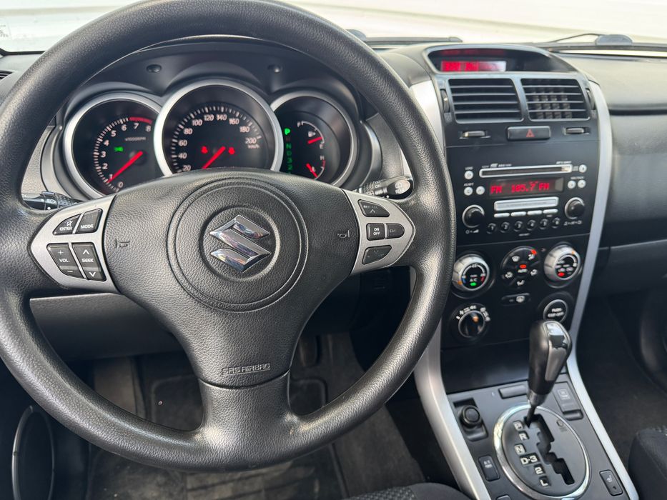 Suzuki Vitara 2.0 benzina 4x4 cutie automata de vanzare in RATE FIXE