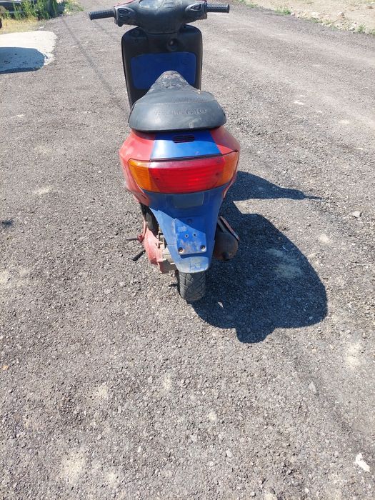 Vind scuter Piaggio în stare farte bună