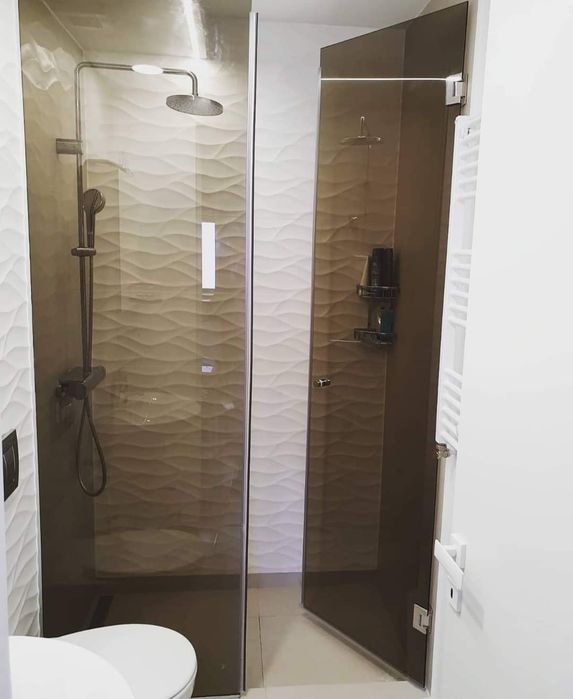 Cabina de dus batanta sau glisanta din sticla