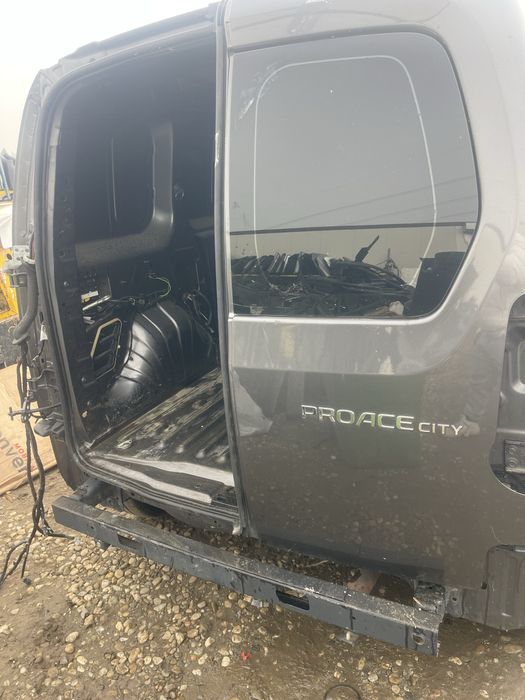 Dezmembrez Toyota Proace City