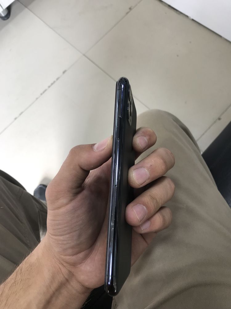 iPhone 11 pro max 64GB Sotiladi