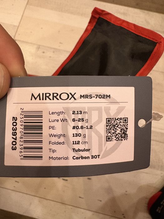 На 2 риболова , много запазен Mirox , с макара Golden Catch