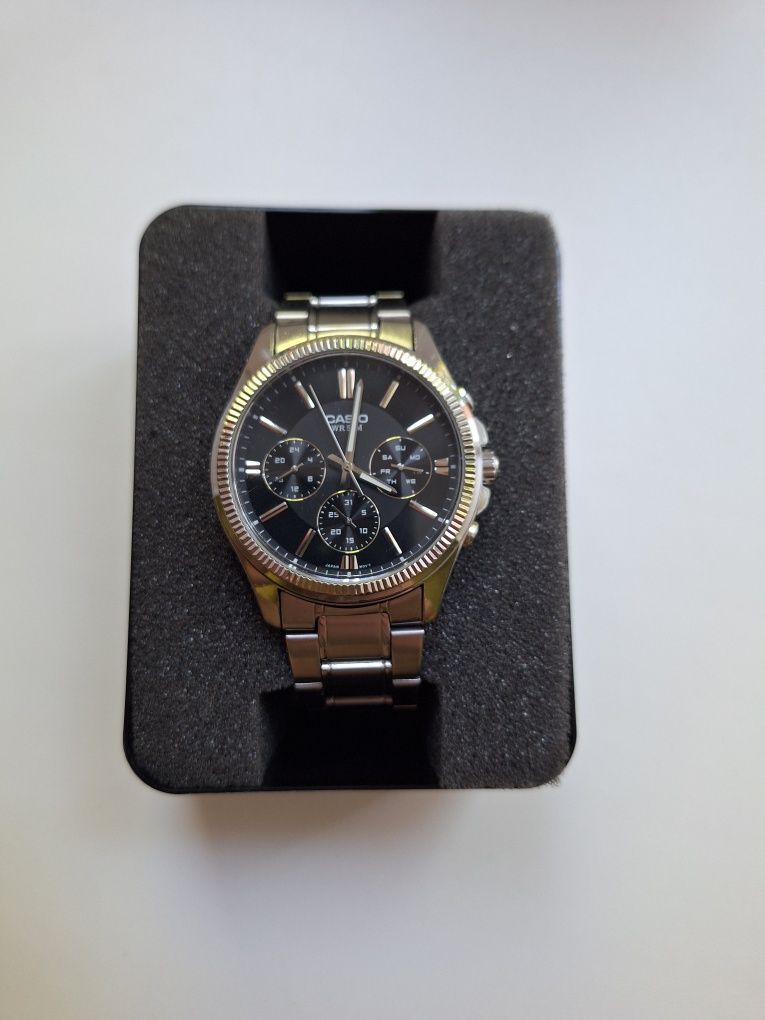 Продам часы CASIO оригинал