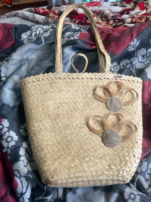 Дрехи обувки аксесоари