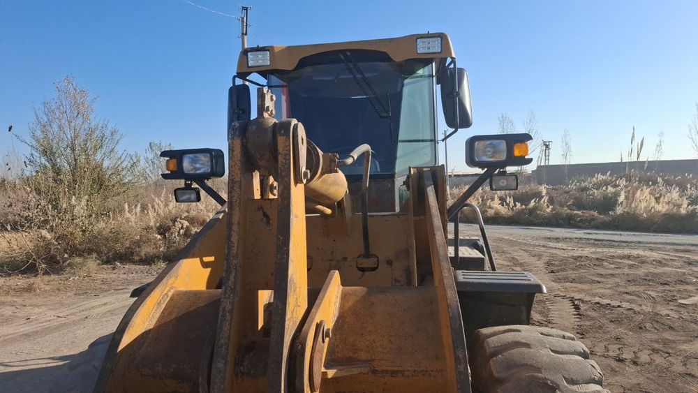 Traktor Hon sotiladi