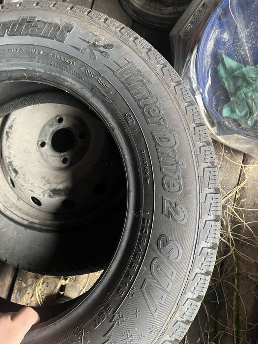 Продам шины пару липучка новая 205 на 65 на 16