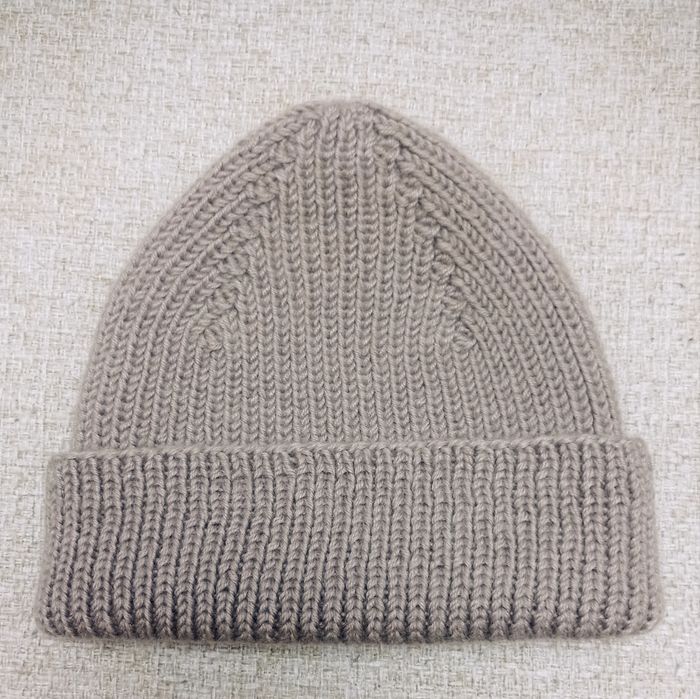 Шапка вязаная тёплая