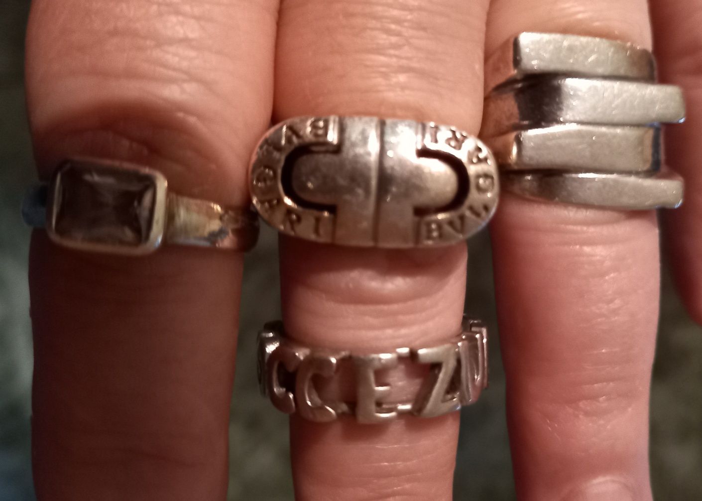 Медальони и сребърни пръстени.