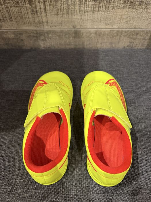 Nike детски футболни обувки
