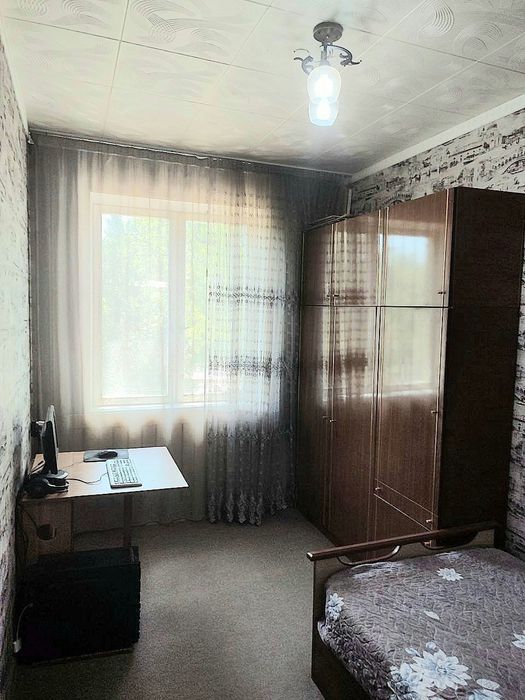 Срочно  продаётся трех конатная квартира