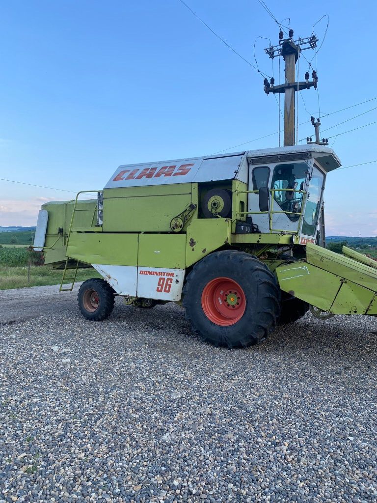 Vând Claas Dominator 96 [NU John Deere New HollAnd]