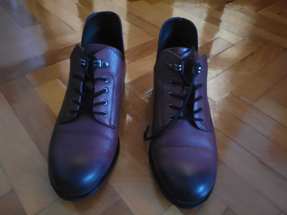 Ghete marimea 36 Lasocky