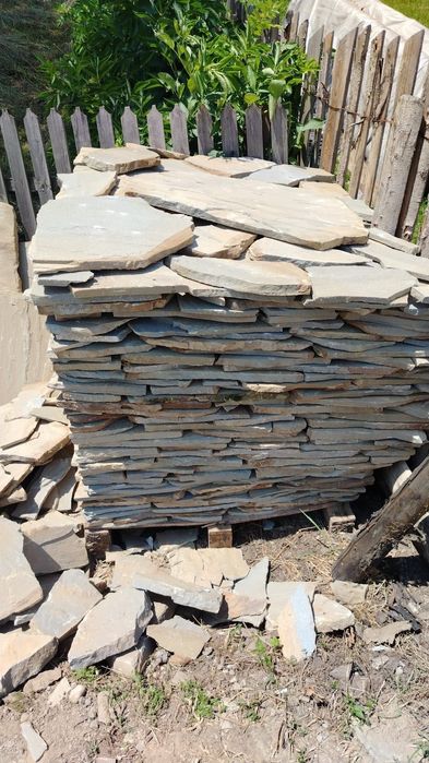 Vând piatră naturală