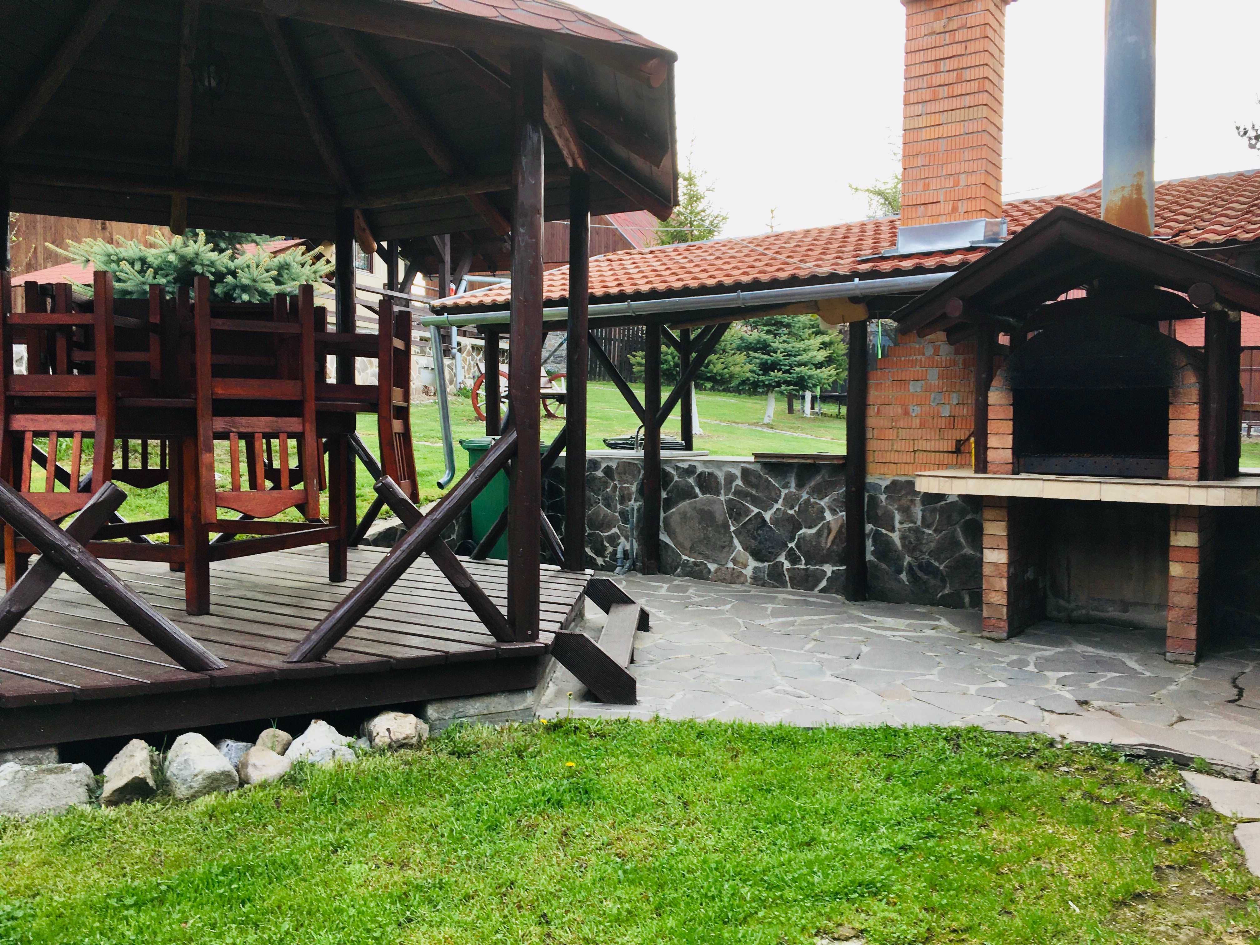 Cabană cu CIUBĂR de închiriat - Izvorul Mureșului