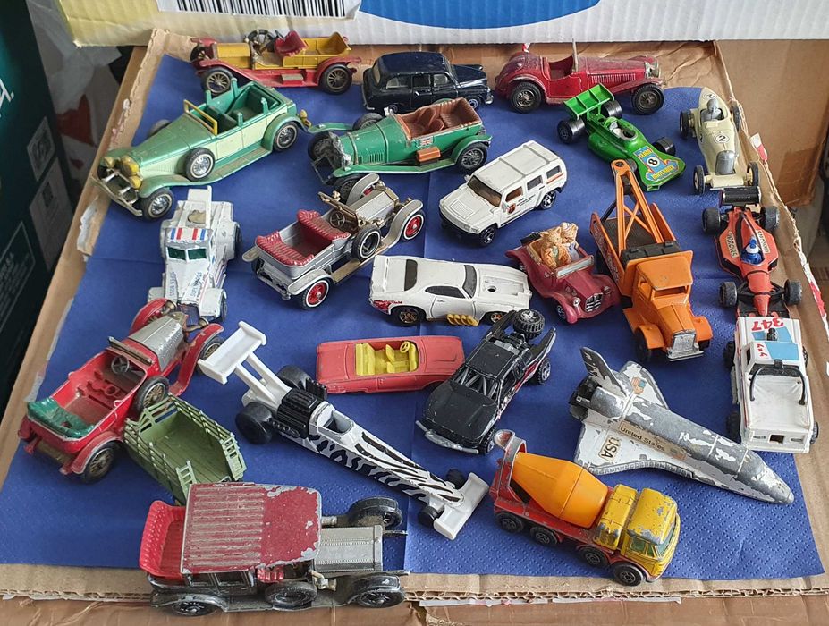 Matchbox и други ретро колички, играчки и модели