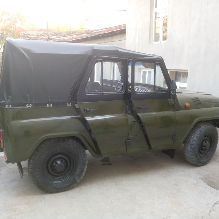 Uaz sotiladi alo xolatda