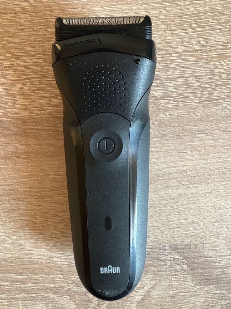 Електрическа самобръсначка Braun Series 3 шейвър shaver