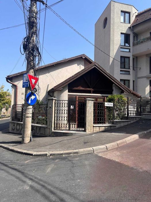 Spatiu comercial strada Clinicilor , intersectie cu strada Piezisa