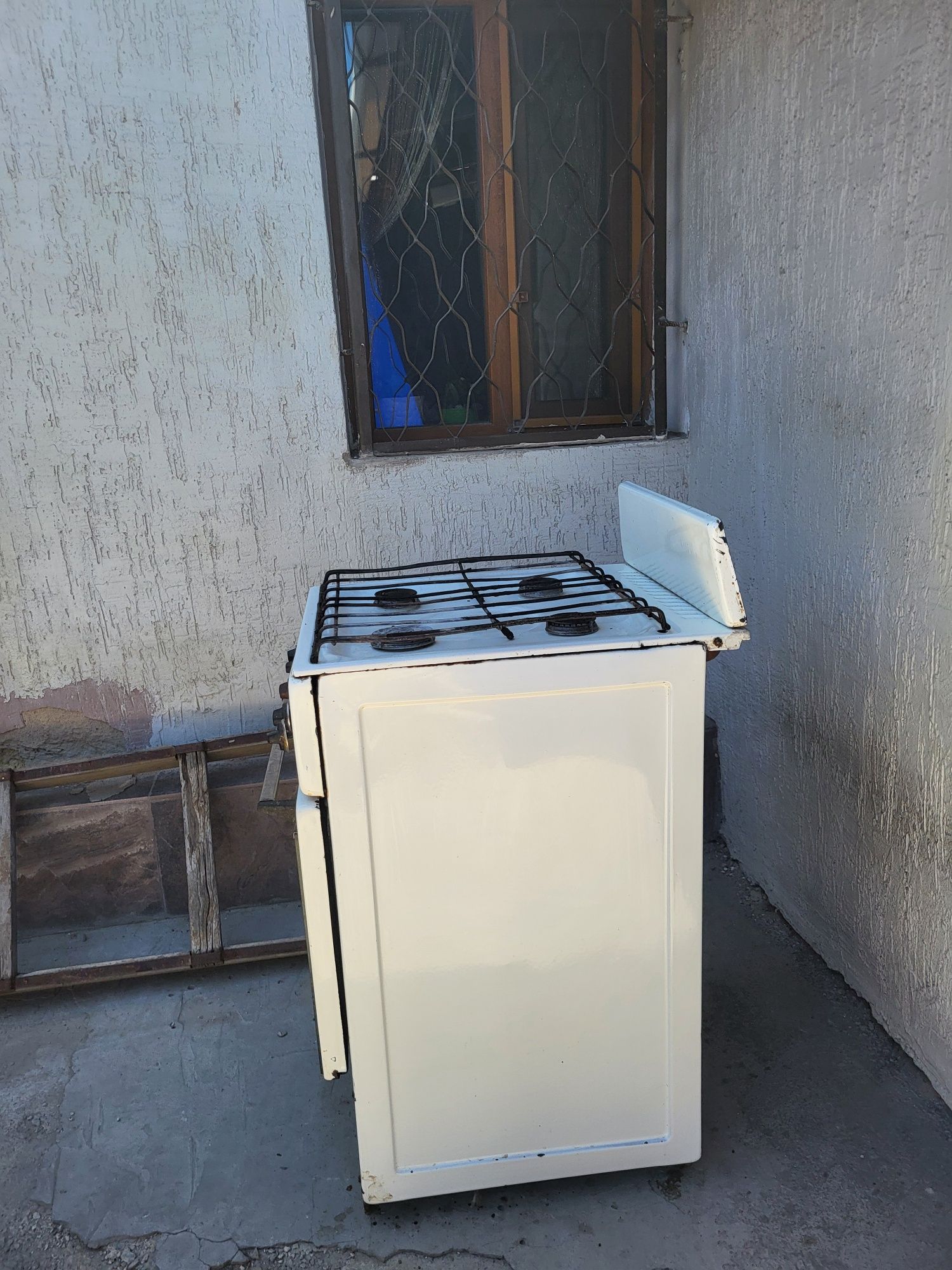 продам газовую плиту