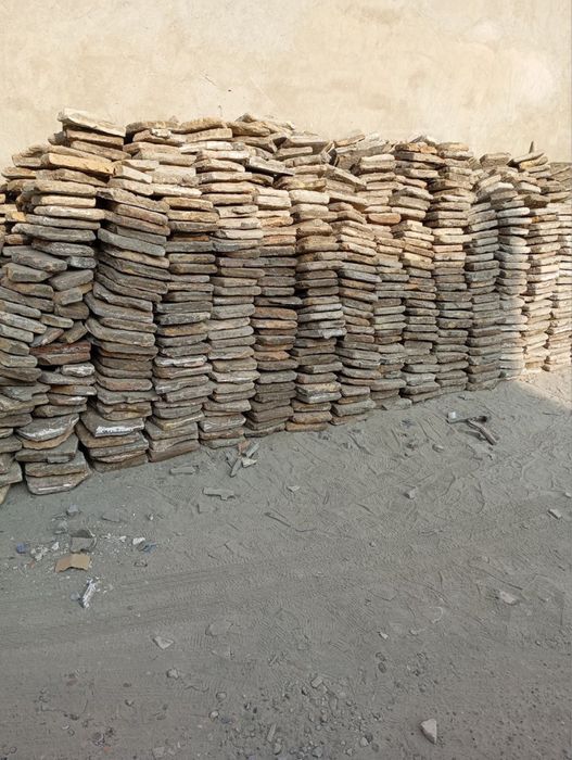 Eski gishtlar sotiladi donasi 12.000 sum