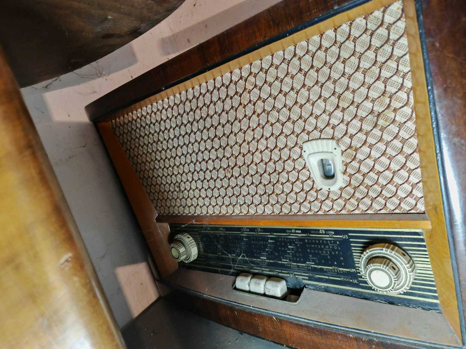Radio-uri cu Lămpi Vintage - Grundig & Loewe Opta Komet Piese Colecție