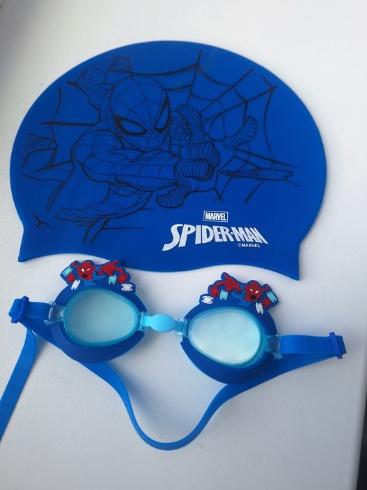 Шапочка и очки для плавания