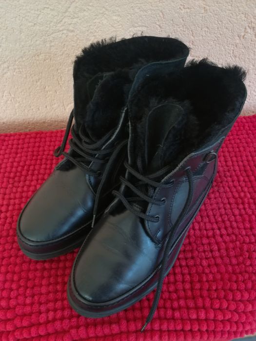 Ghete piele dama nr 37 blana Pesto