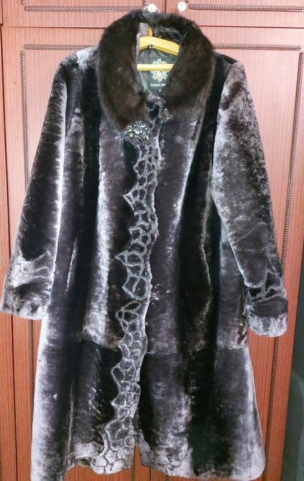 Продам цигейковую шубу !