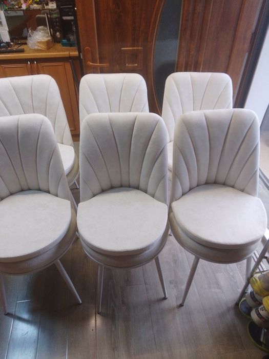 Scaune dining culoare alba