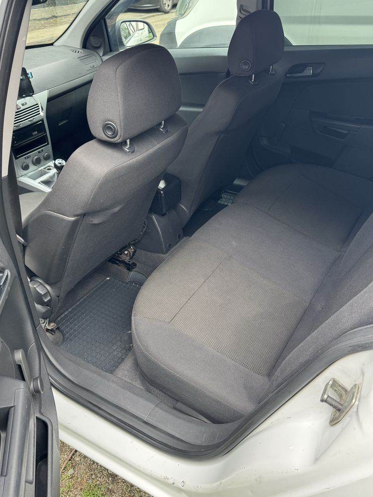 Opel astra h 2010