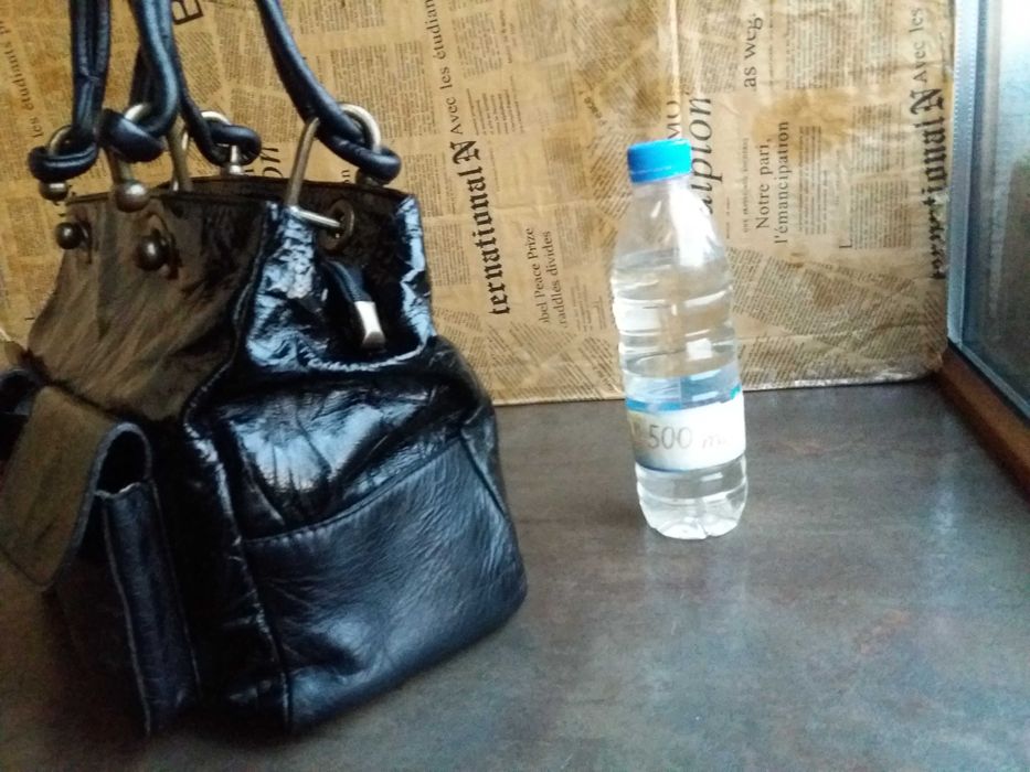 дамска черна чанта,лачена-естествена кожа/ЛАК/