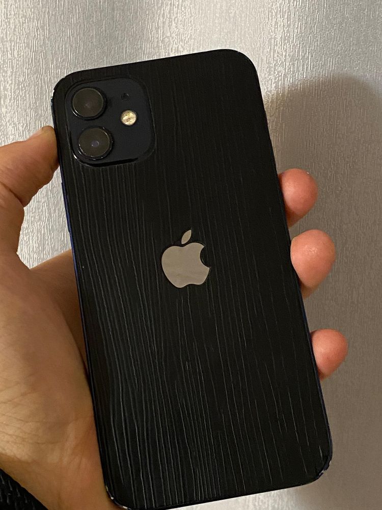 Iphone 12 в хорошем состоянии