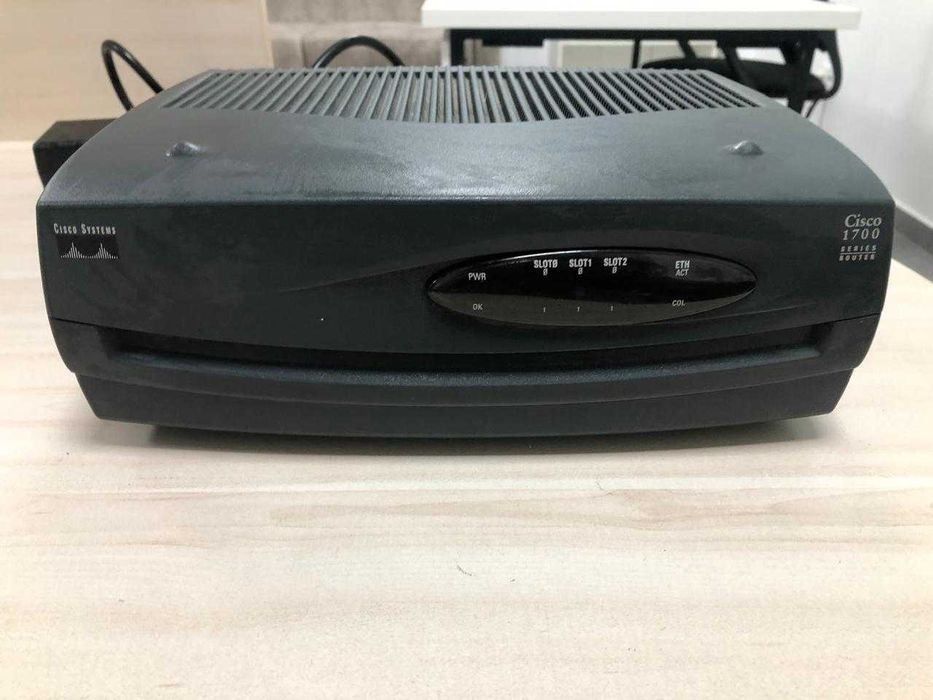 Маршрутизатор Cisco 1751 V