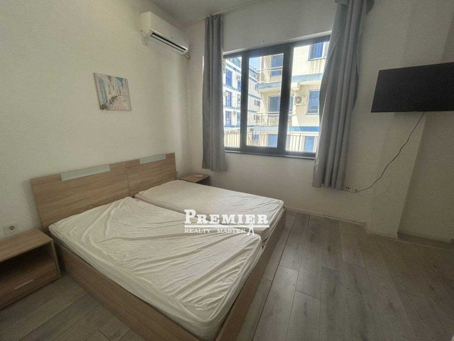 Студио с ниска такса на първа линия в Поморие