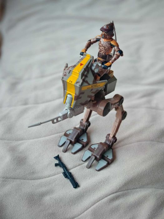 Star wars екшън фигурка Deluxe Figure with Vehicle - Clone Scout At-Rt