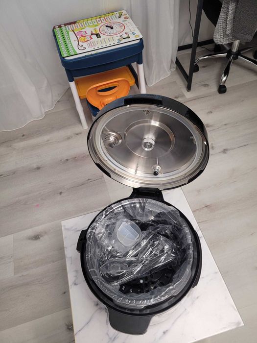 Oalã sub presiune Tefal One Pot, 5,8 litri, 25 programe - nouã