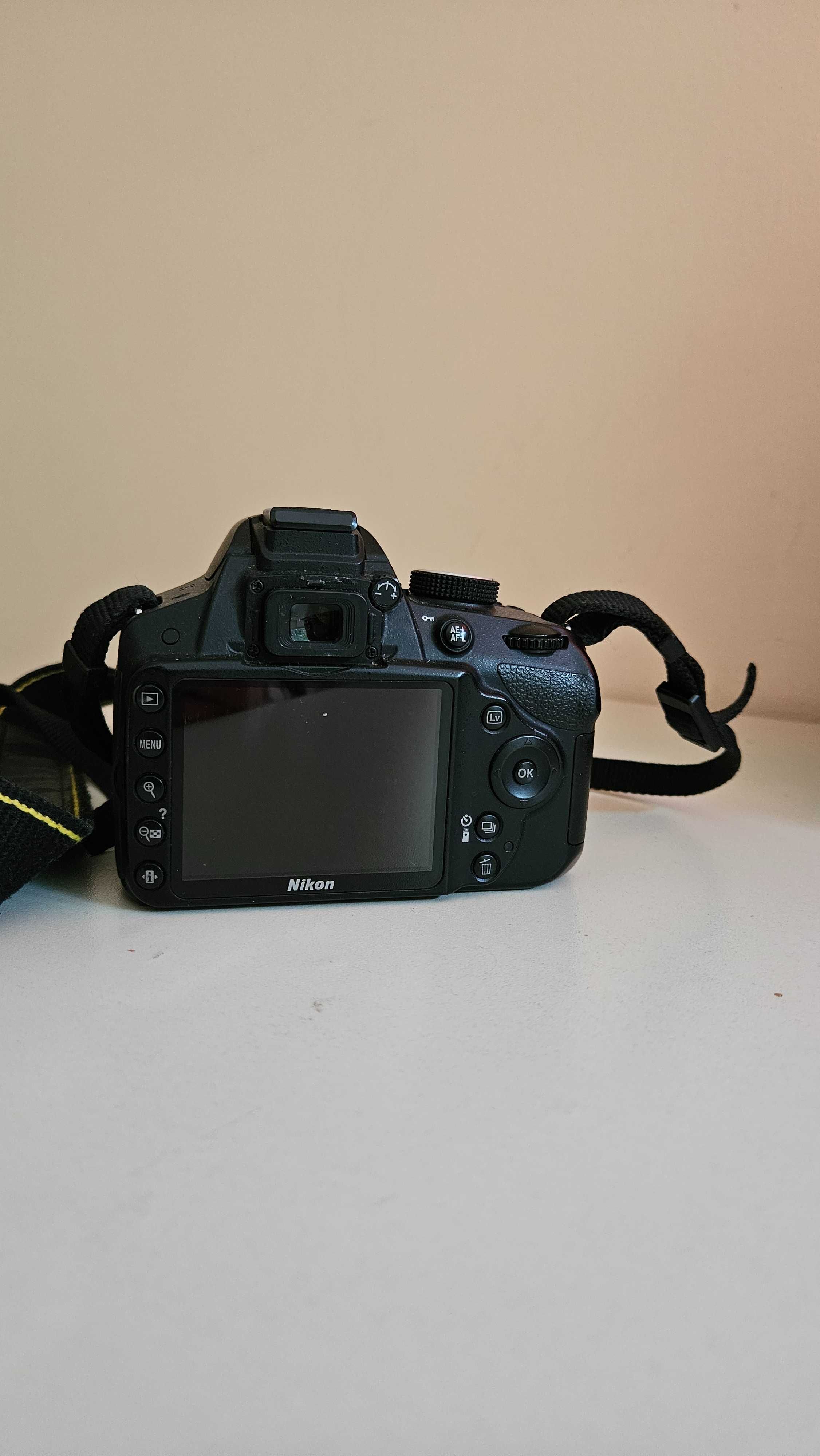 Nikkon D3200 3 обектива + 3 батерии и още.