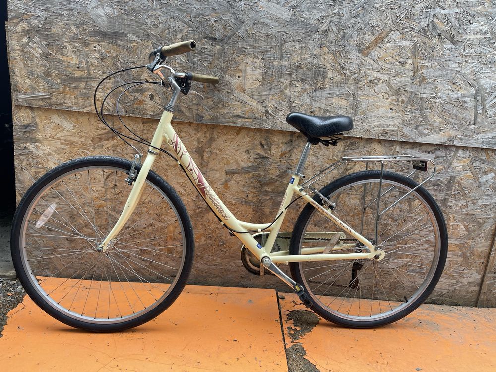 Bicicleta traditional cadru dama roti 28”