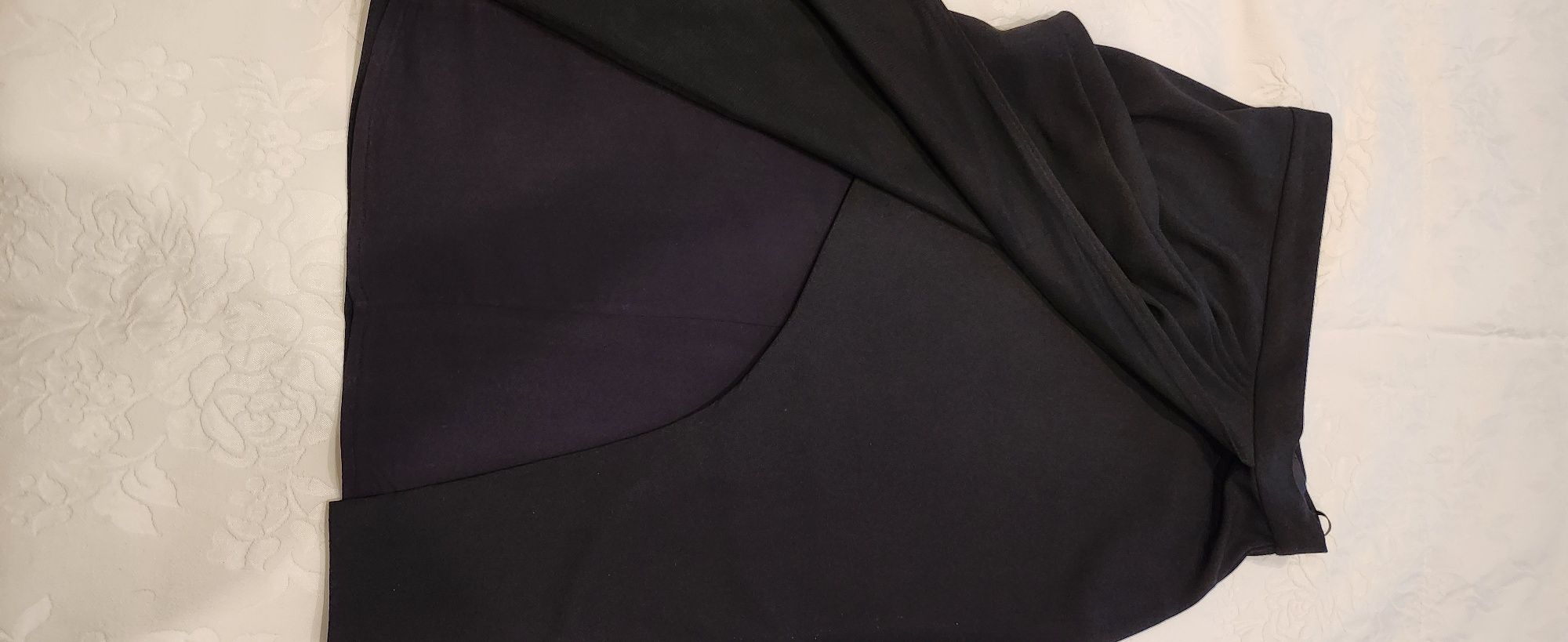 Fusta și bluza marca Cristallini