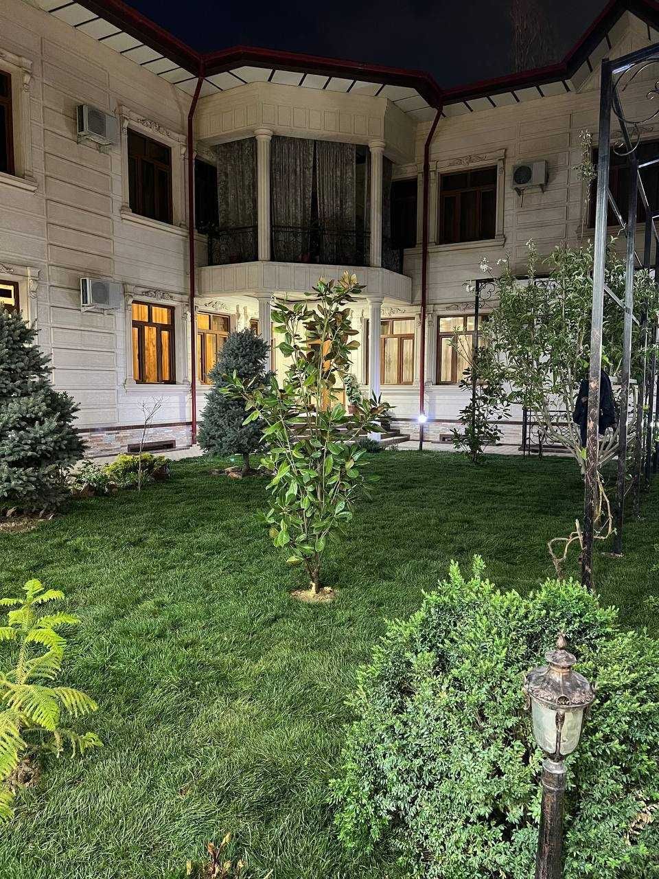 Махалля Хувайдо 10-комн 450 м² 6,5-сот ремонт ухоженный двор въезд
