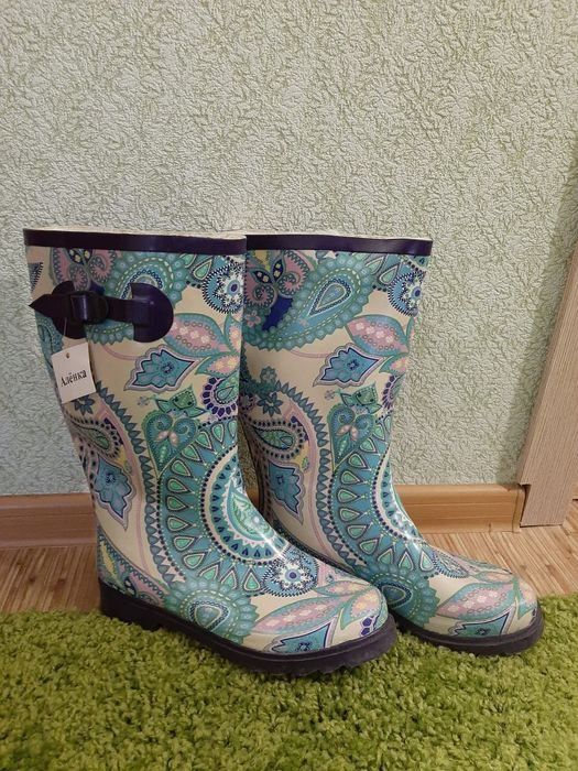 Продам резиновые сапоги