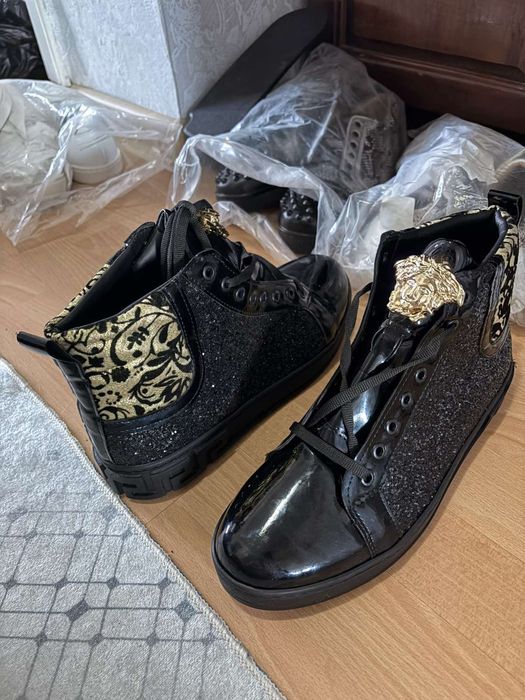 Мъжки маратонки Louboutin, Versace