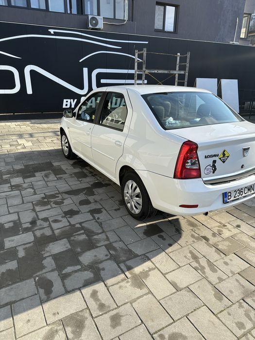 Dacia Logan.  1.6 benzina 2012,
