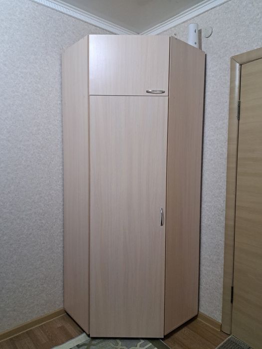 Продам шкаф угловой