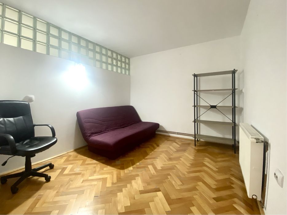 Apartament cu 3 camere de inchiriat
