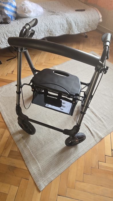 Ролатор за възрастни хора