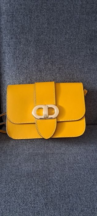 Чанта през рамо цвят горчица