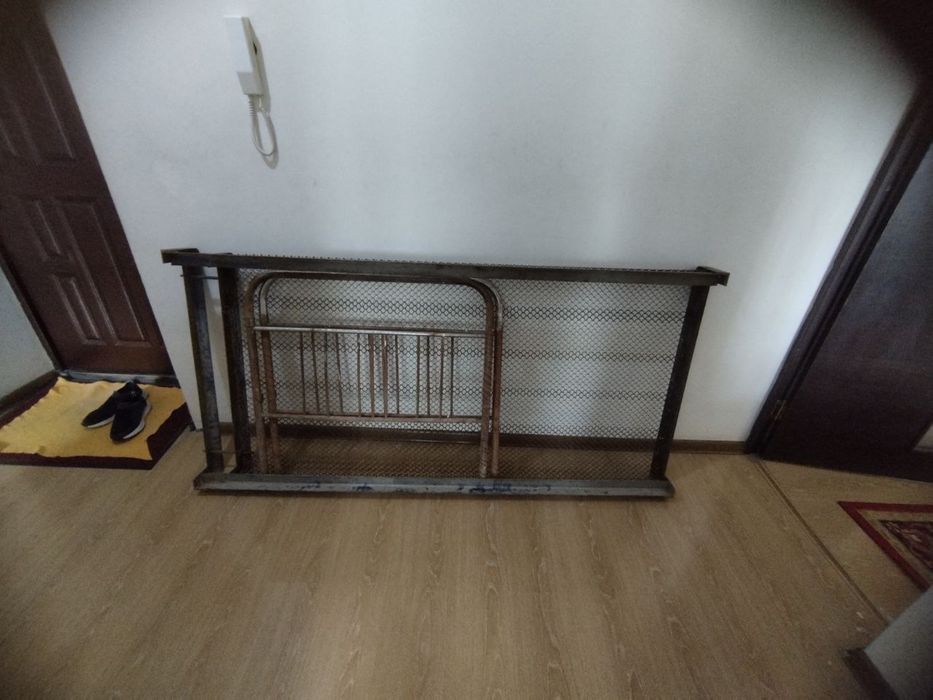 Крават с пружины