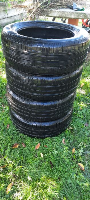 Vând cauciucuri vara Hankook 205/ 55/ R16