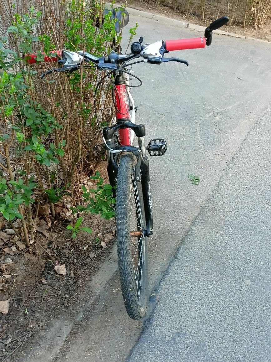 Vând bicicletă cadru aluminiu